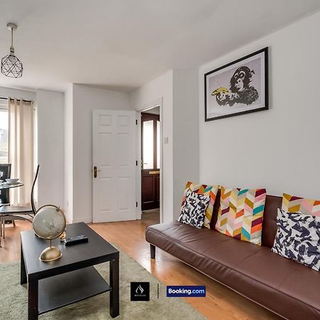 2 Bed House By Boyeilles Apartments Short Lets & Serviced Accommodation Belfast With Balcony & Free Parking Eksteriør bilde