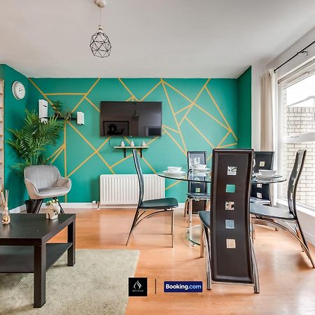2 Bed House By Boyeilles Apartments Short Lets & Serviced Accommodation Belfast With Balcony & Free Parking Eksteriør bilde
