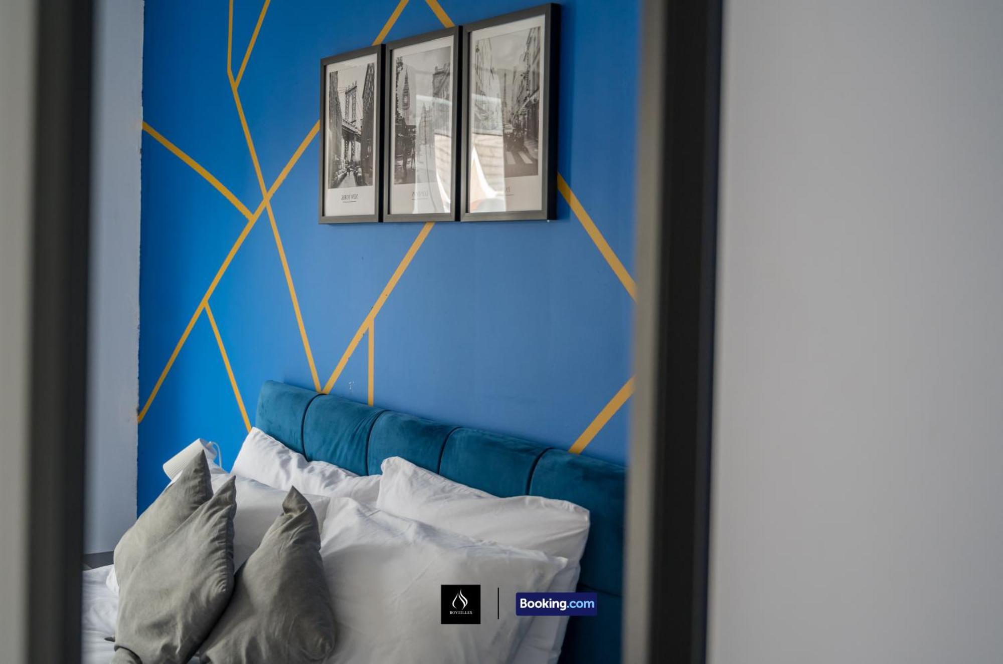 2 Bed House By Boyeilles Apartments Short Lets & Serviced Accommodation Belfast With Balcony & Free Parking Eksteriør bilde